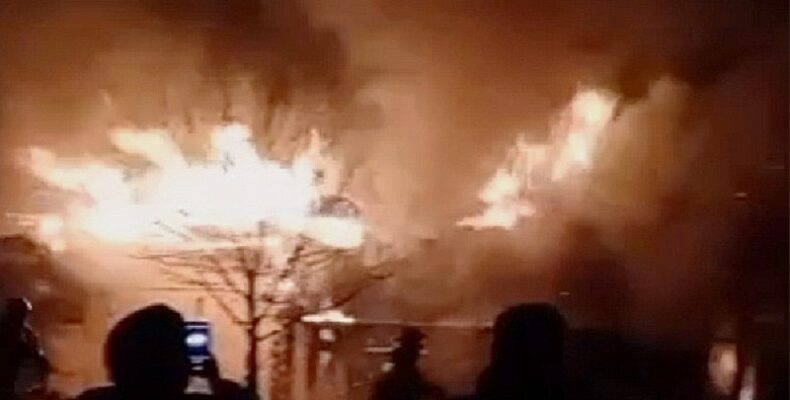 Получил ожоги 37-летний мужчина в ночном пожаре в СНТ Бердска