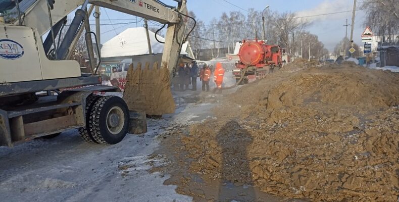 Замглавы Бердска попросил домовладельцев потерпеть ещё немного в связи с отсутствием воды из-за новой аварии