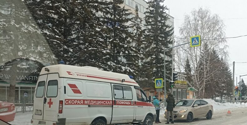 Попала под «Hyundai Solaris» женщина на пешеходном переходе в Бердске