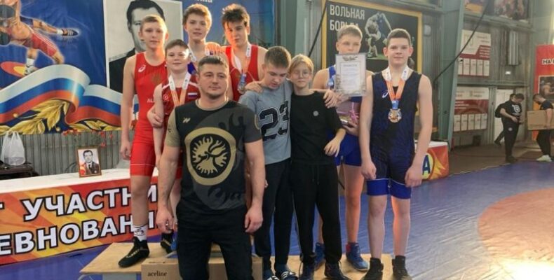 Бердские борцы завоевали четыре золотые медали на турнире памяти Владимира Дрёмина