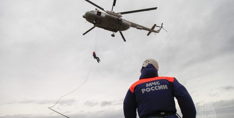 Спасатели МЧС из Бердска показали навыки работы в экстремальных условиях в Хакасии