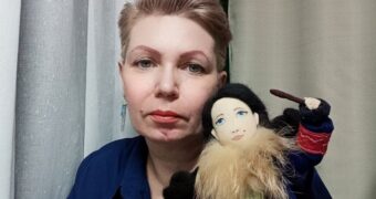 Авторских кукол создает жительница Бердска